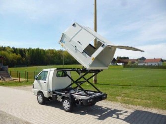 Müllaufbau mit Hochentleerung und Kabinenverlängerung