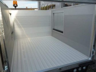 Müllaufbau oben offen mit 2 Hecktüren