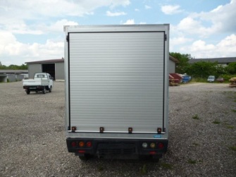 Kofferaufbau mit Heckrollo