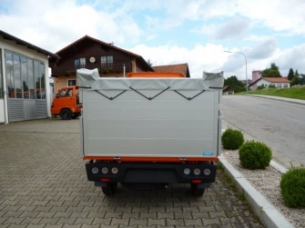 Plane für Bordwanderhöhung mit einteiliger Heckklappe