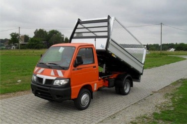 Grasfanggitter mit zweiteiliger Heckklappe