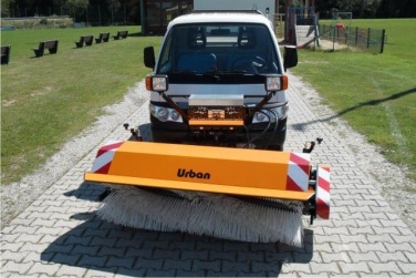 Kehrmaschine mit rotierender Bürste