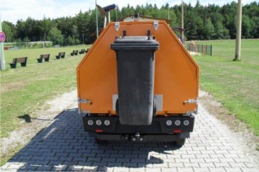 Mülltonnenhalter am Heck