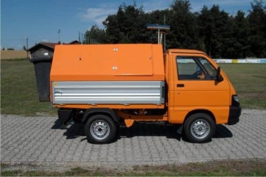 Müllaufbau Standard mit Öffnungsklappen