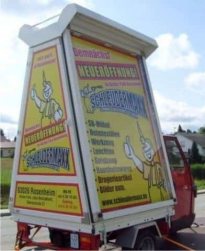APE 50 mit Werbeaufbau