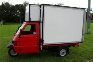 APE 50 mit Verkaufsaufbau