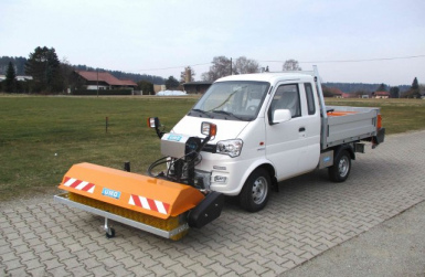 Kehrmaschine / Kehrbesen