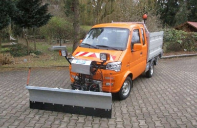 Winterdienst Fahrzeug Piaggio Porter NP6 / UMO K01H