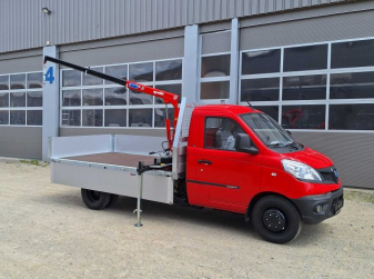 Piaggio-Porter-NP6-mit-kleinen-Kran-1
