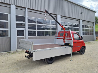 Piaggio-Porter-NP6-mit-kleinen-Kran-3