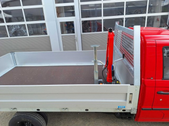 Piaggio-Porter-NP6-mit-kleinen-Kran-8
