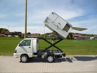 Hochentleerung mit Müllcontainer