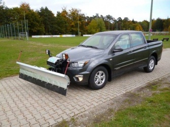 Ssangyong Actyon Sports mit Schneepflug