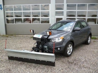 Ssangyong Korando mit Schneepflug