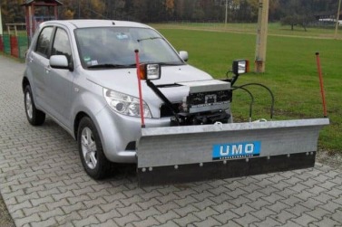 Daihatsu Terios mit Schneepflug