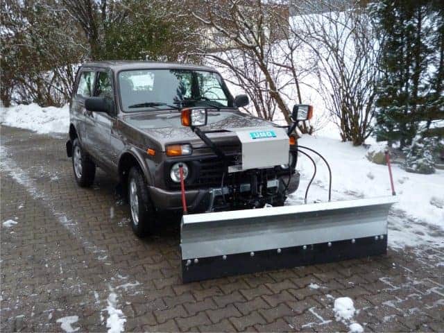 Lada Niva Winterdienst - Hesse Winterdienst- und Nutzfahrzeugtechnik